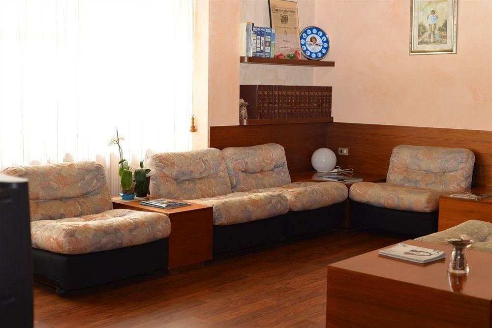 לניאגו Hotel Salieri מראה חיצוני תמונה