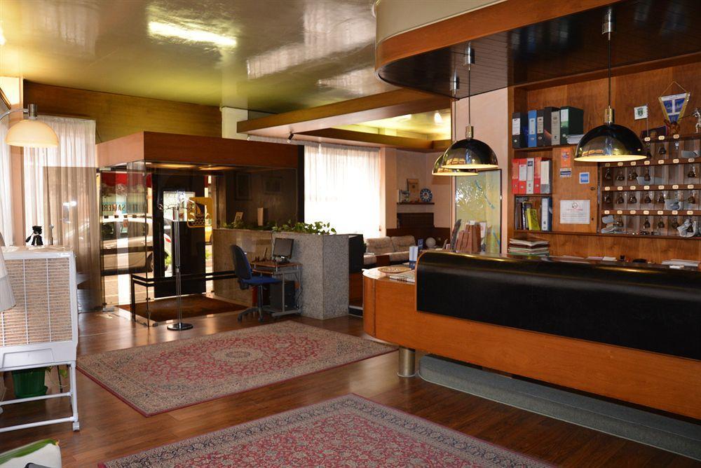 לניאגו Hotel Salieri מראה חיצוני תמונה