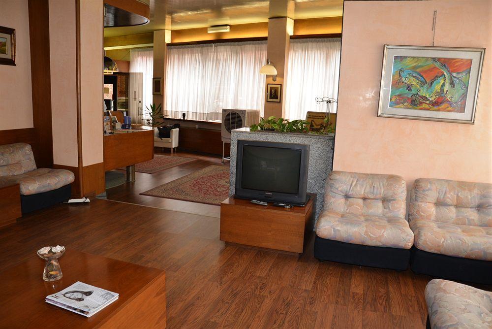 לניאגו Hotel Salieri מראה חיצוני תמונה