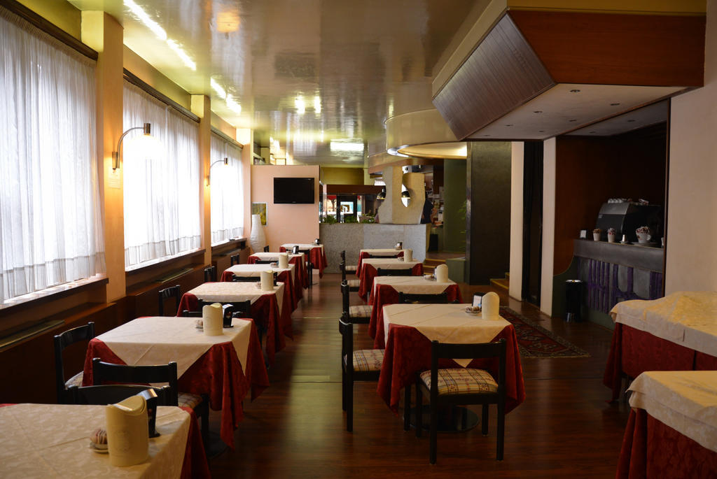 לניאגו Hotel Salieri מראה חיצוני תמונה