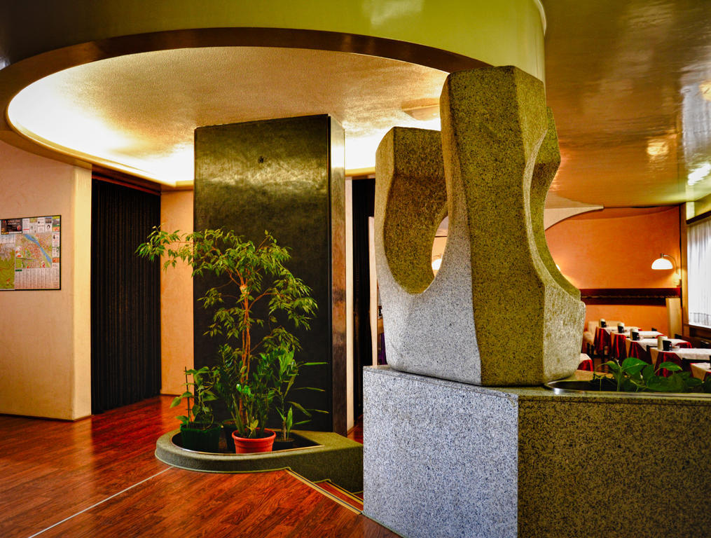 לניאגו Hotel Salieri מראה חיצוני תמונה