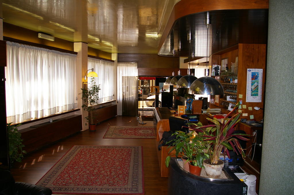 לניאגו Hotel Salieri מראה חיצוני תמונה