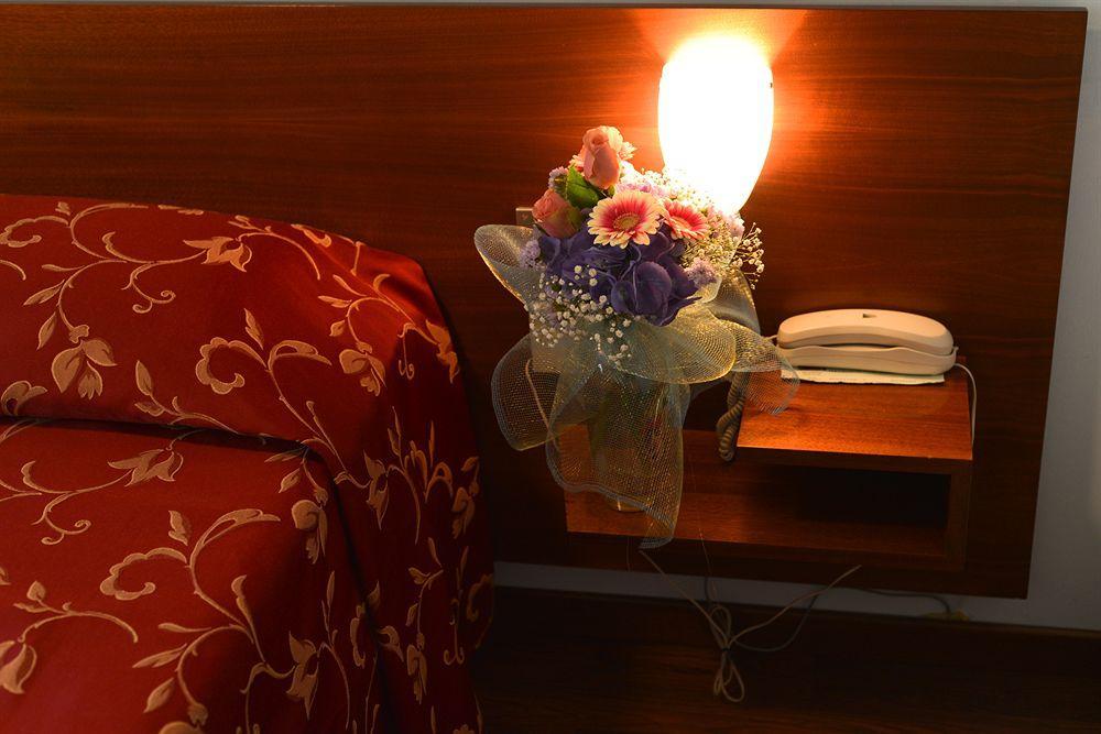 לניאגו Hotel Salieri מראה חיצוני תמונה