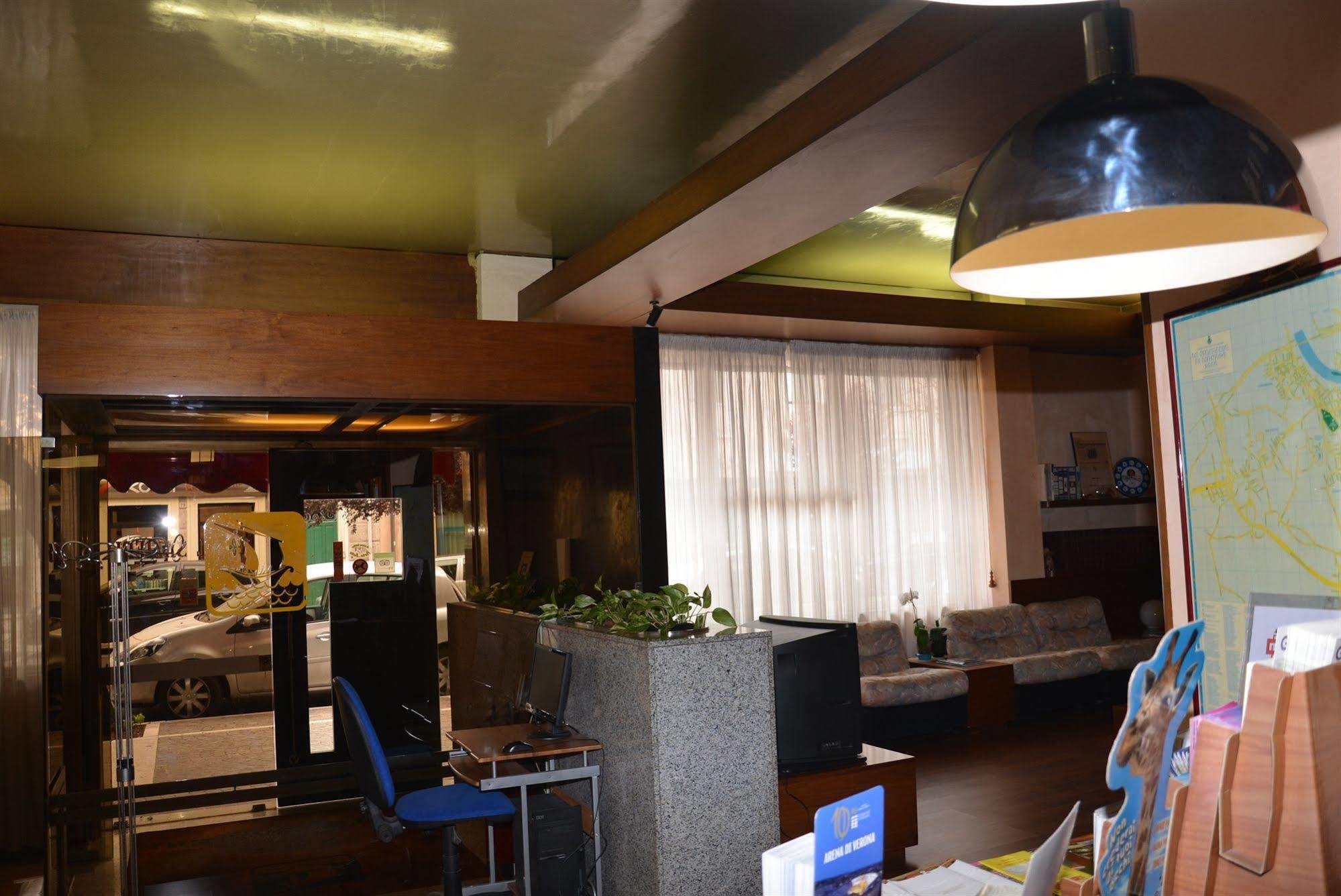לניאגו Hotel Salieri מראה חיצוני תמונה