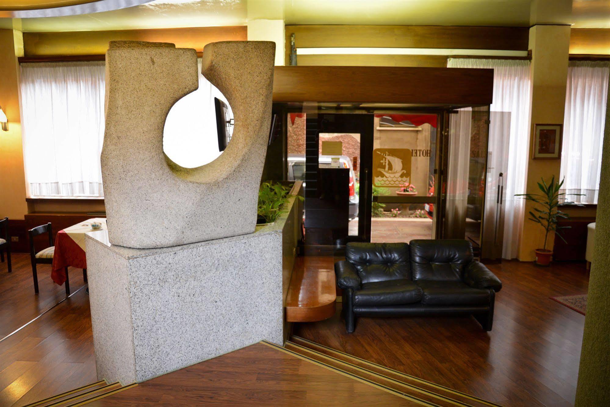 לניאגו Hotel Salieri מראה חיצוני תמונה