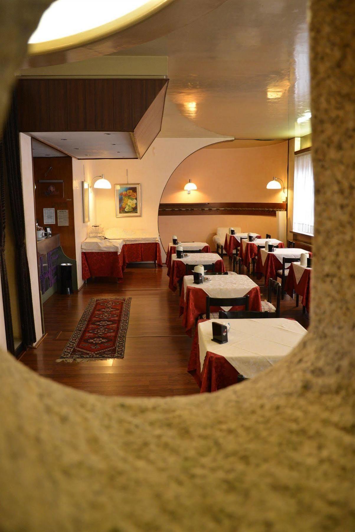לניאגו Hotel Salieri מראה חיצוני תמונה