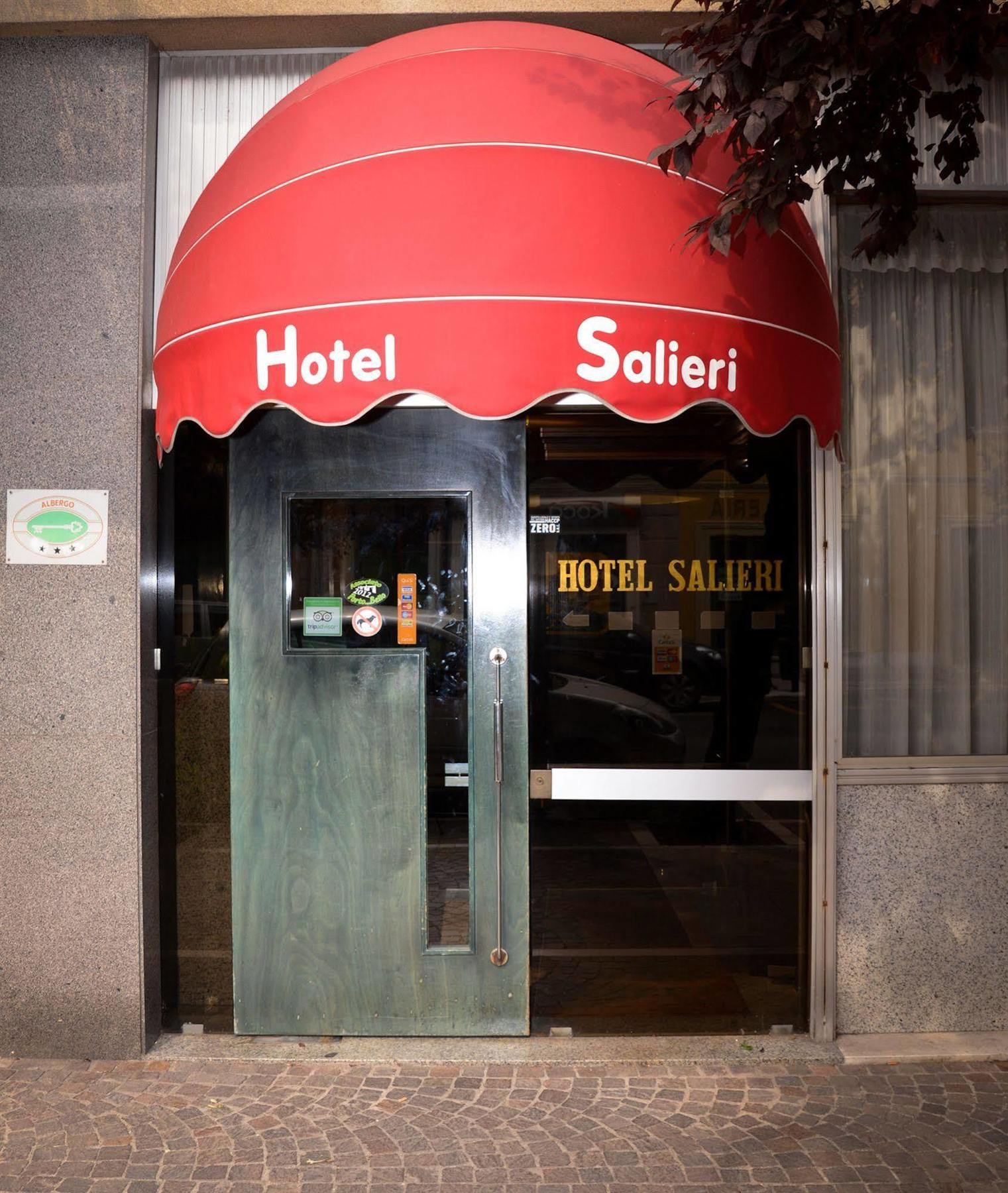 לניאגו Hotel Salieri מראה חיצוני תמונה