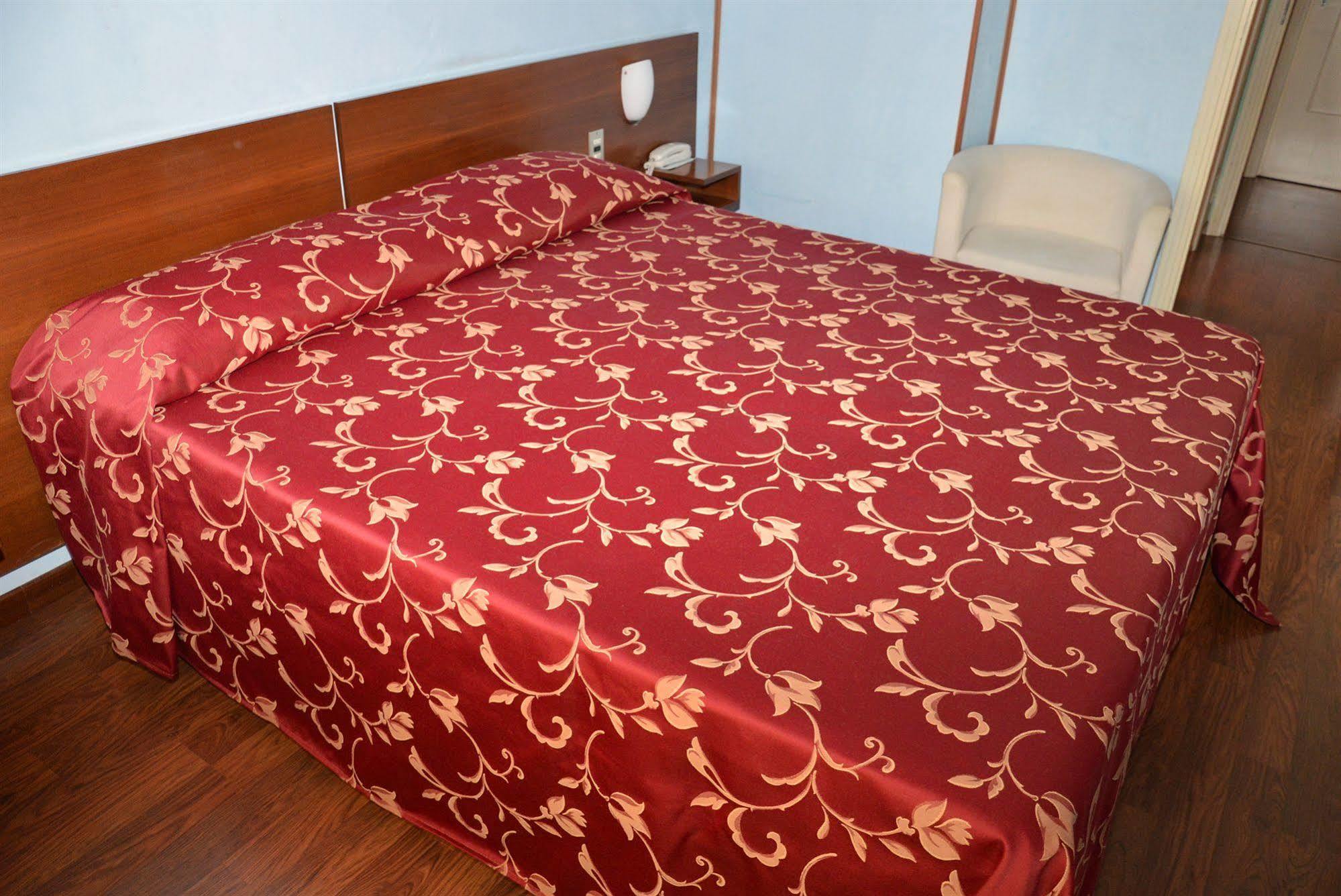 לניאגו Hotel Salieri מראה חיצוני תמונה