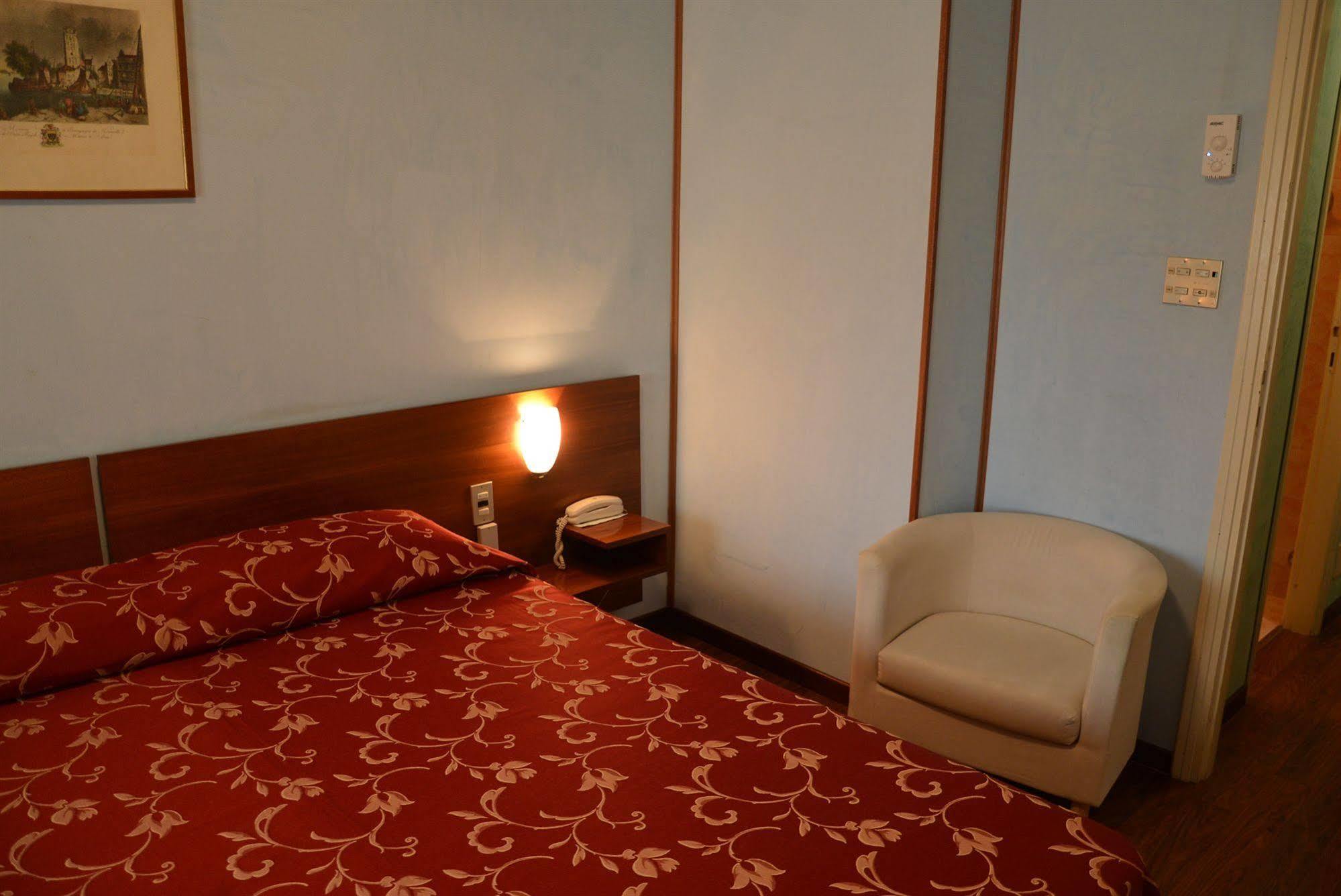 לניאגו Hotel Salieri מראה חיצוני תמונה