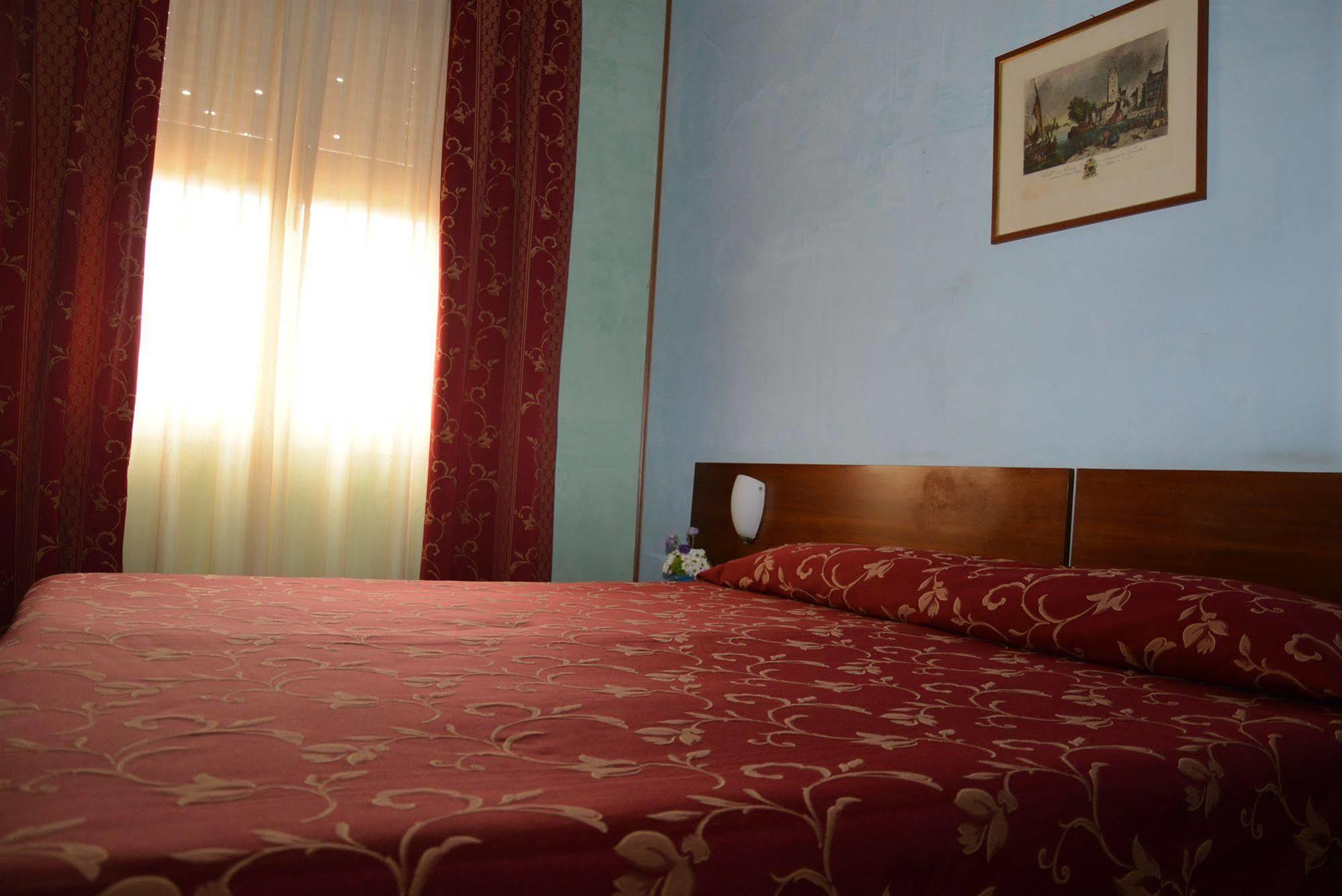 לניאגו Hotel Salieri מראה חיצוני תמונה